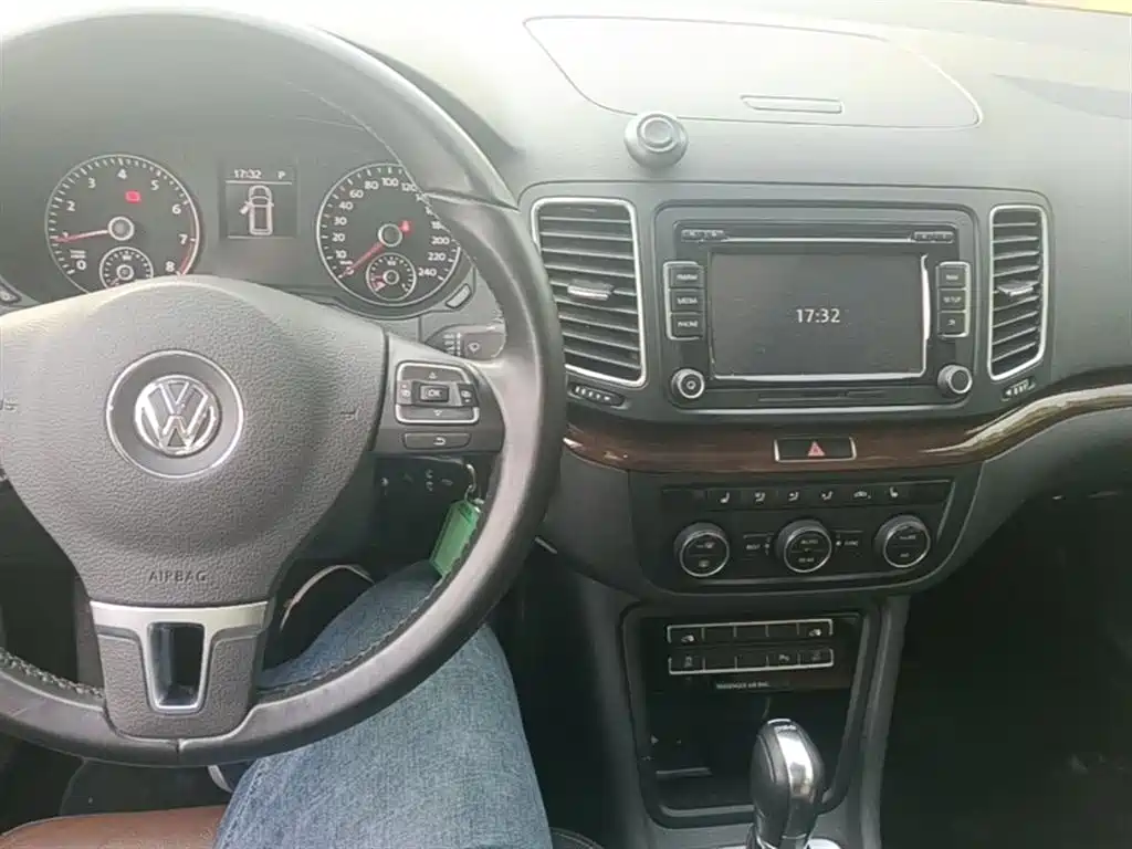 Volkswagen Sharan 2015 — фото 10