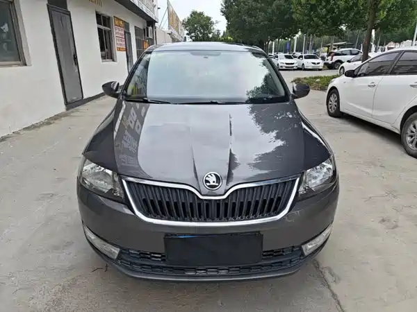 Skoda Rapid 2015