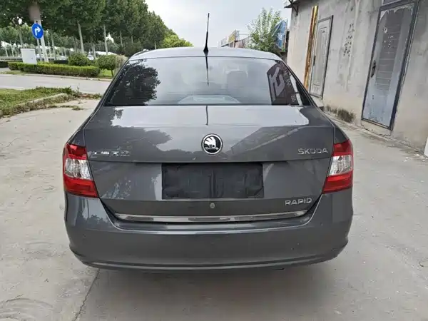 Skoda Rapid 2015