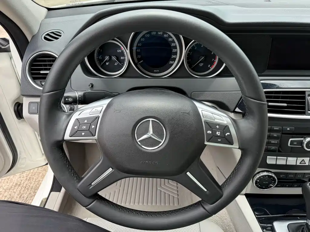 Mercedes-Benz C-Class 2013 — фото 7
