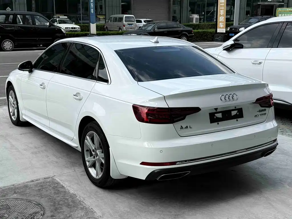 Audi A4L 2019