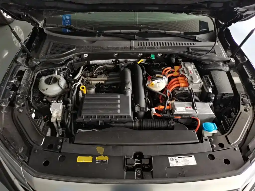Volkswagen Passat PHEV 2023 — фото 16