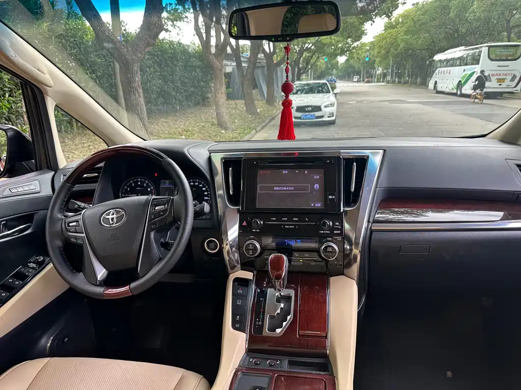 Toyota Alphard 2015 — фото 14