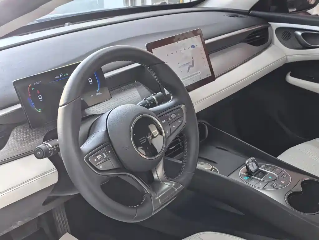 BYD Seal 05 DM-i 2025 — фото 9