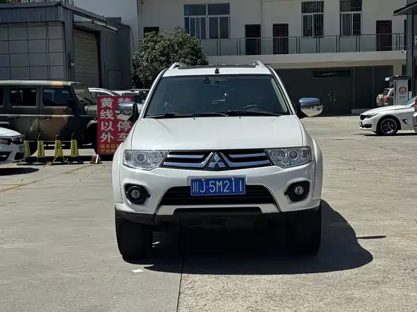 Mitsubishi Pajero Jinchang 2014
