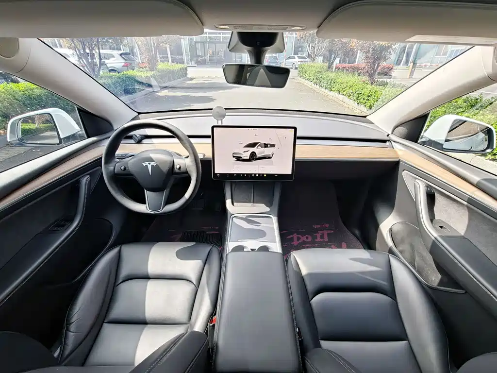 Tesla Model Y 2022 — фото 9
