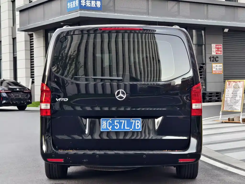 Mercedes-Benz Vito 2022 — фото 11