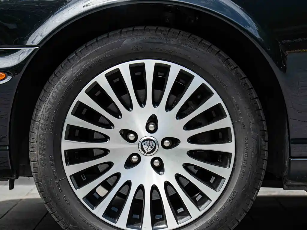 Jaguar XJ 2006 — фото 4