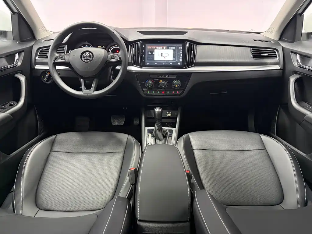Skoda Kamiq 2023 — фото 11