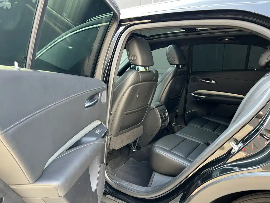 Cadillac XT4 2023 — фото 19