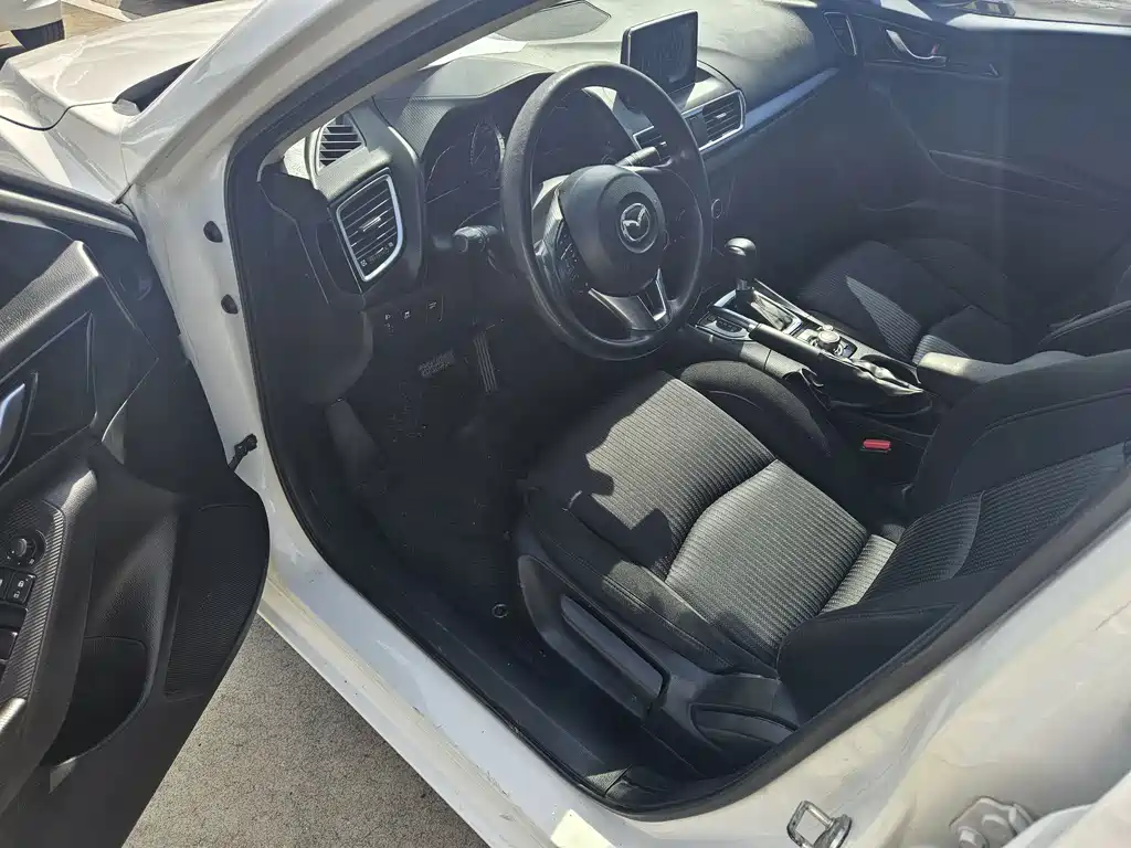 Mazda 3 Axela 2016