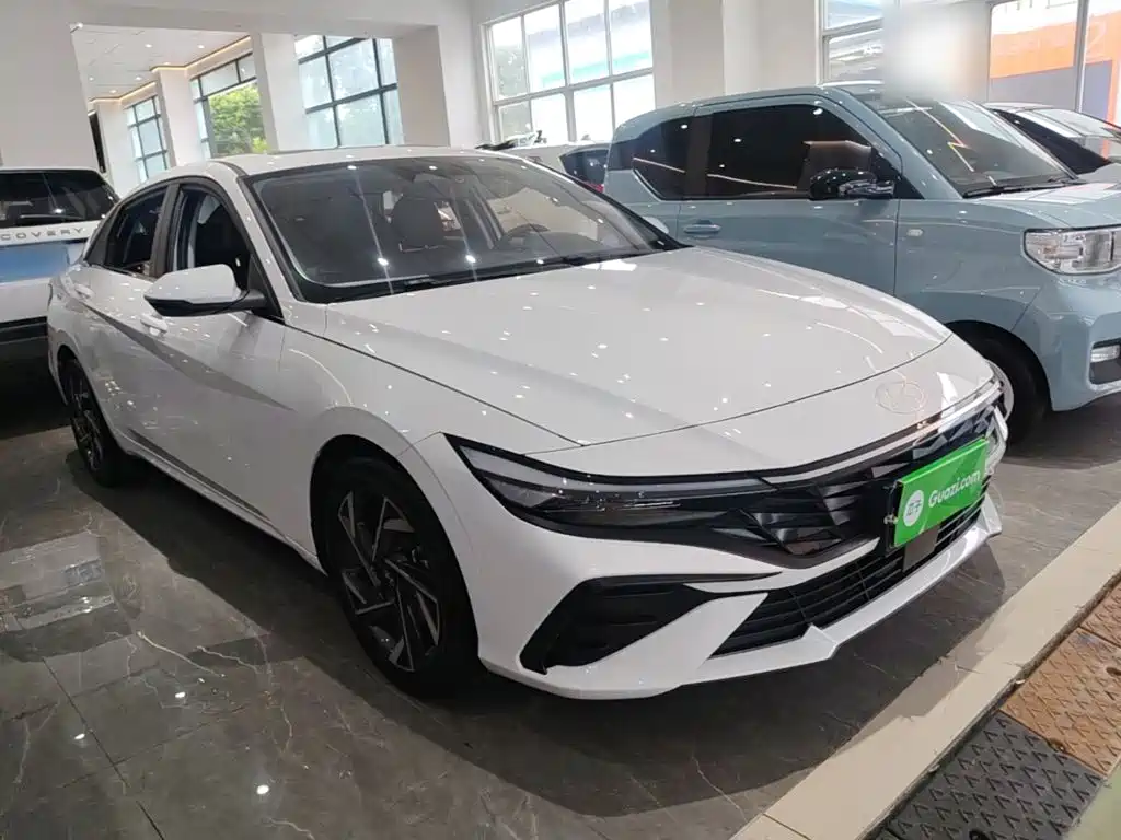 Hyundai Elantra 2025