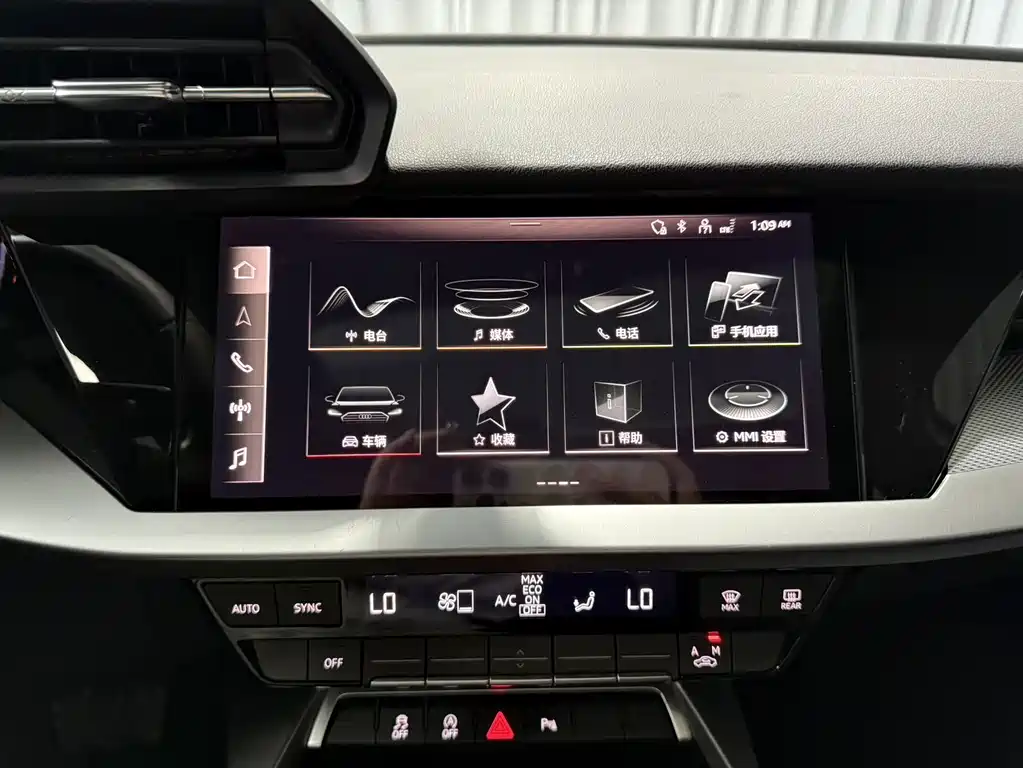 Audi A3 2022 — фото 10