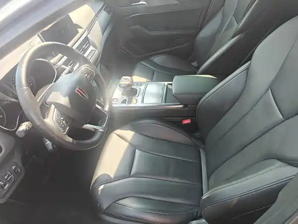 Hongqi H5 2022