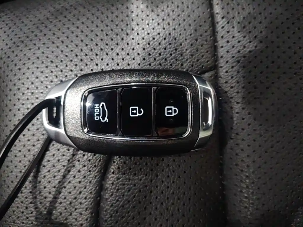 Hyundai Elantra 2025 — фото 9