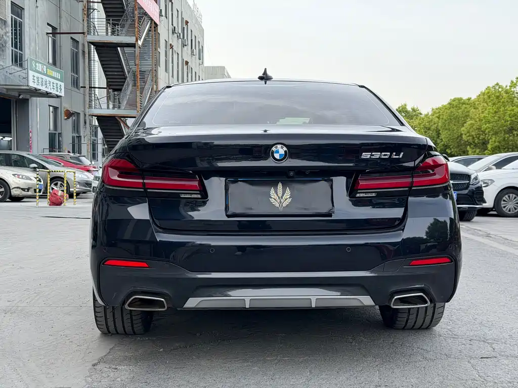 BMW 5 Series 2022 — фото 14