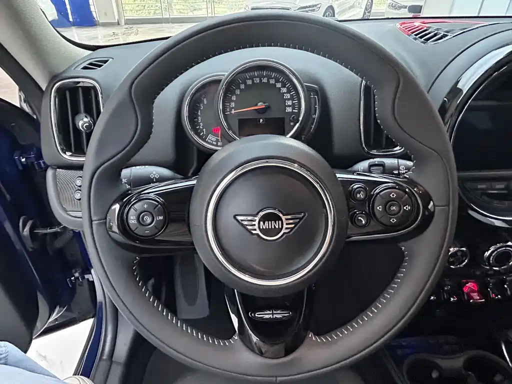 MINI Countryman 2019 — фото 15