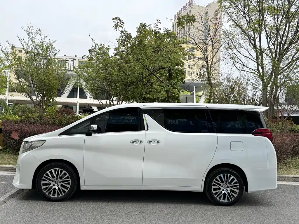 Toyota Alphard 2018 — фото 4