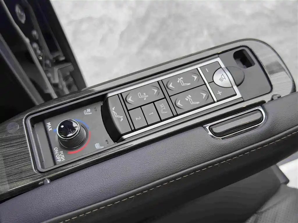 Lexus LM 2023 — фото 14