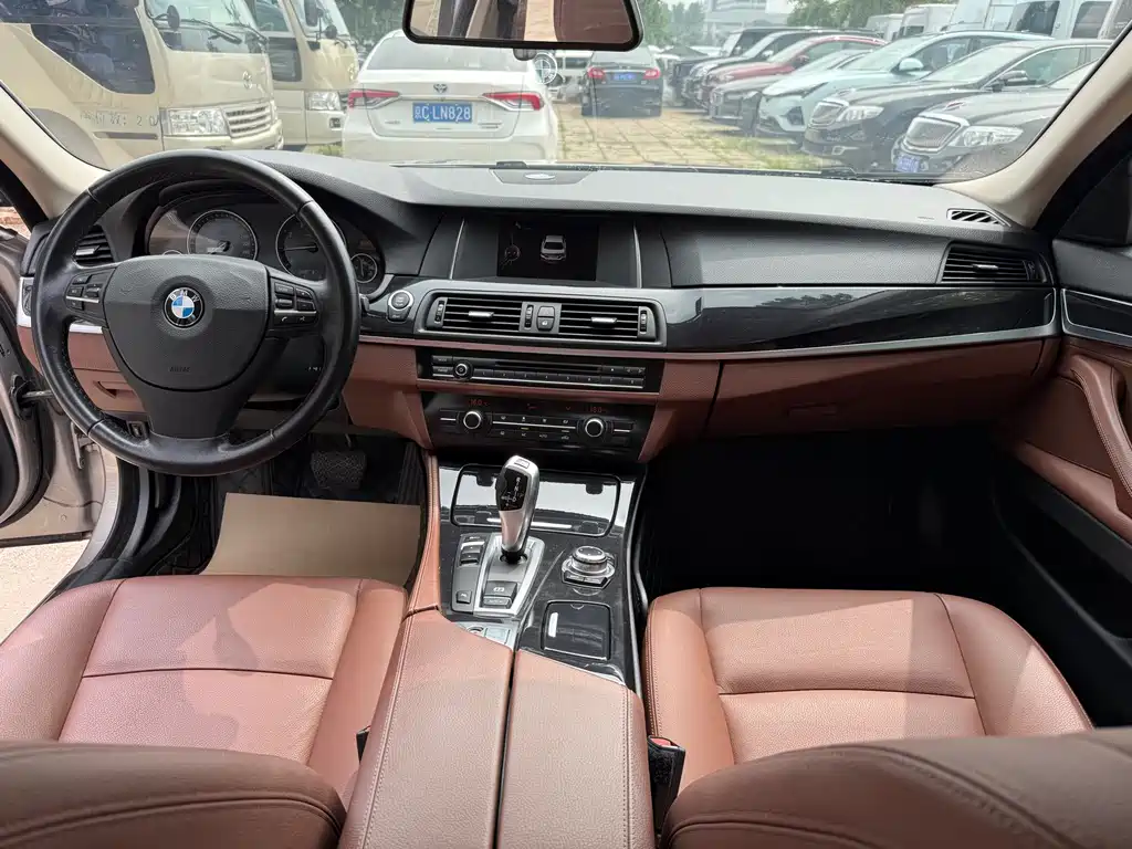 BMW 5 Series 2016 — фото 22