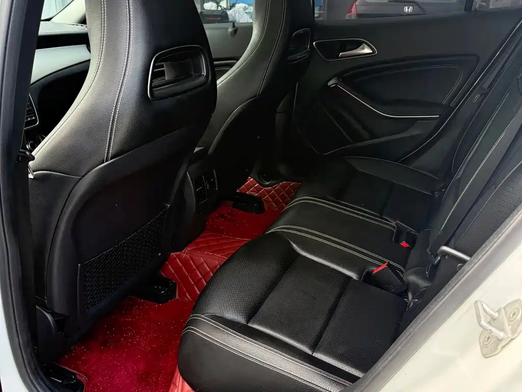 Mercedes-Benz GLA 2015