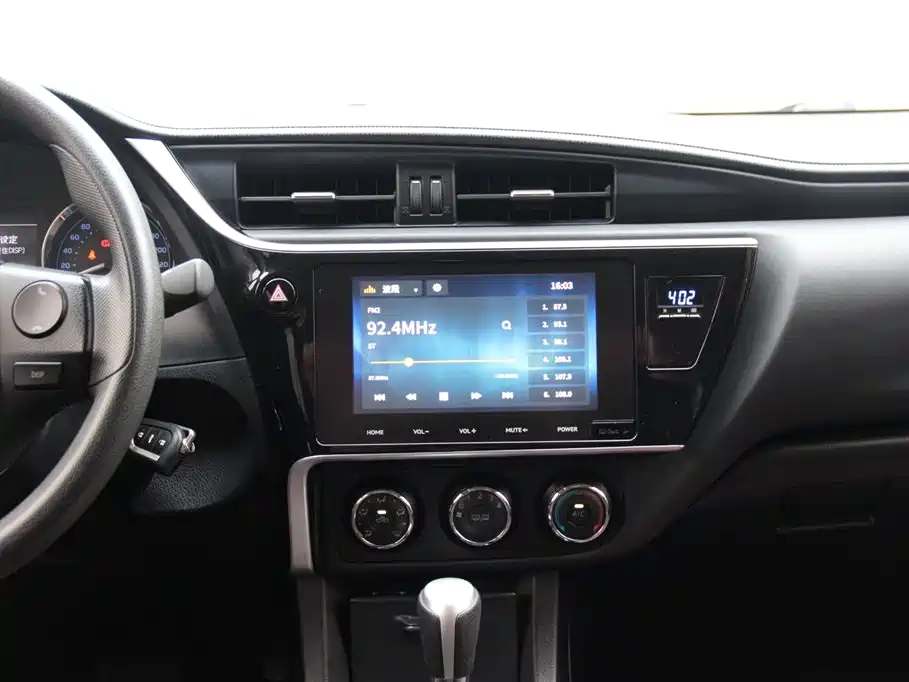 Toyota Corolla 2018 — фото 16