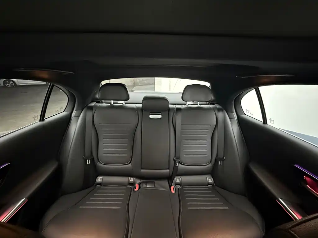Mercedes-Benz C-Class 2023 — фото 28