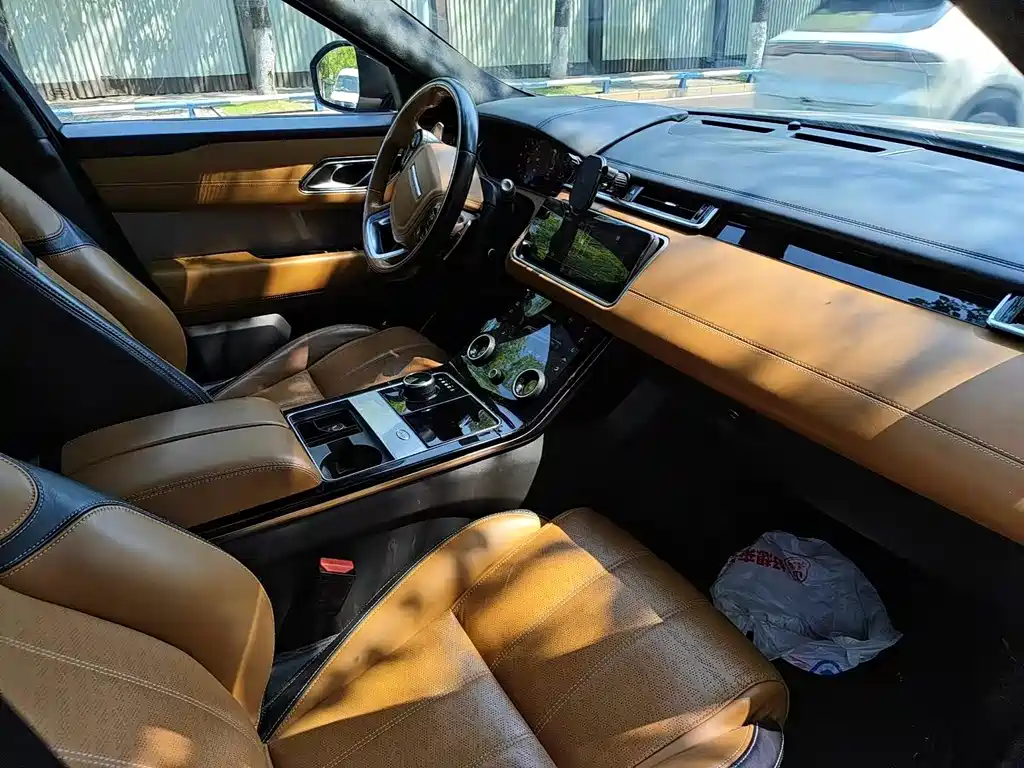 Land Rover Range Rover Velar 2017 — фото 4