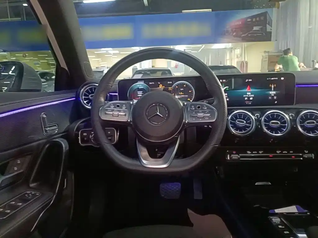 Mercedes-Benz A-Class 2020 — фото 11