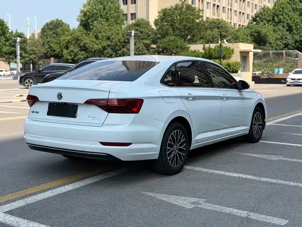 Volkswagen Sagitar 2019