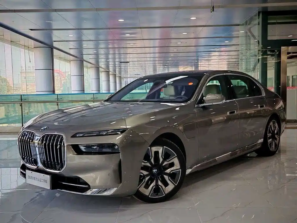 BMW i7 2022 — фото 5