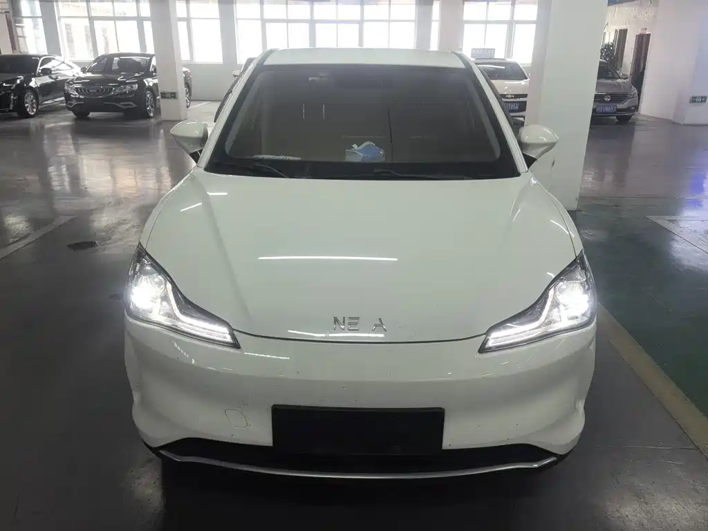 Neta V 2022