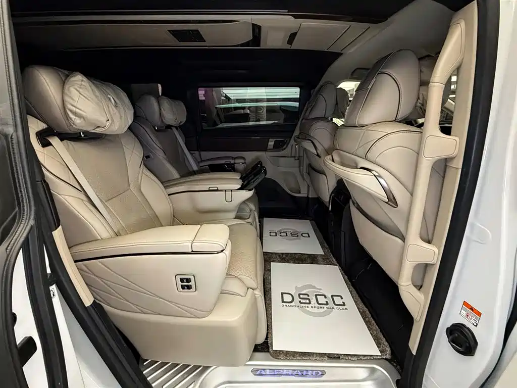 Toyota Alphard 2024 — фото 13