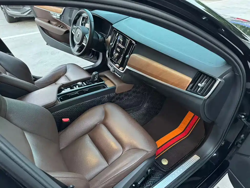 Volvo S90 2021 — фото 13