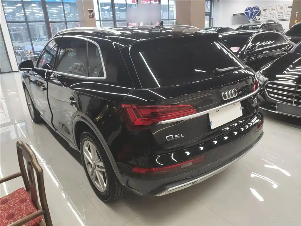 Audi Q5L 2023 — фото 5