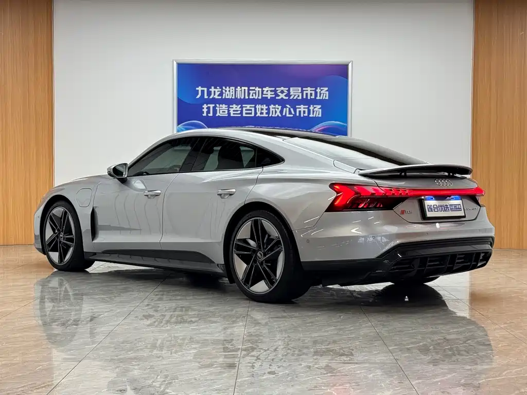 Audi e-tron GT 2024