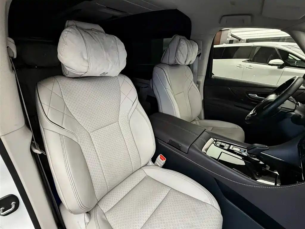 Toyota Alphard 2024 — фото 14