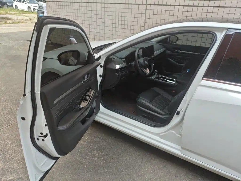 Nissan Teana 2024