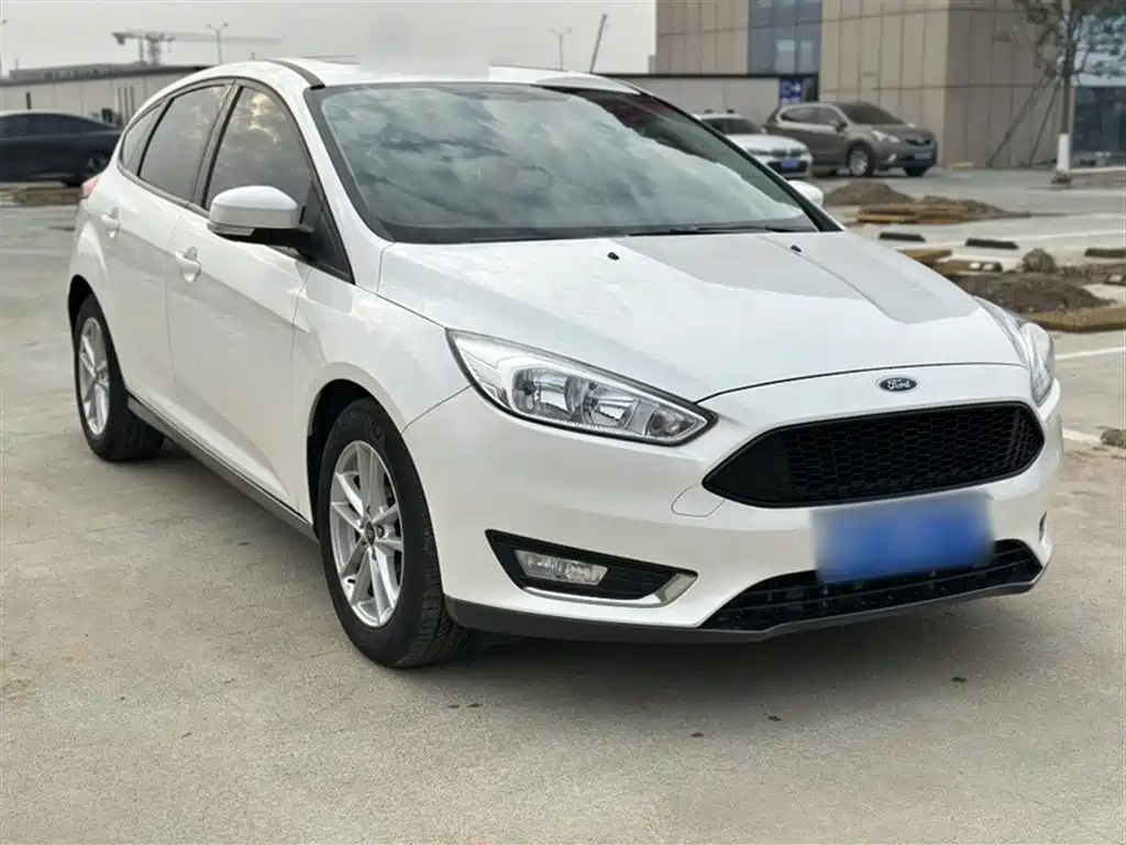 Ford Focus 2019 — фото 10