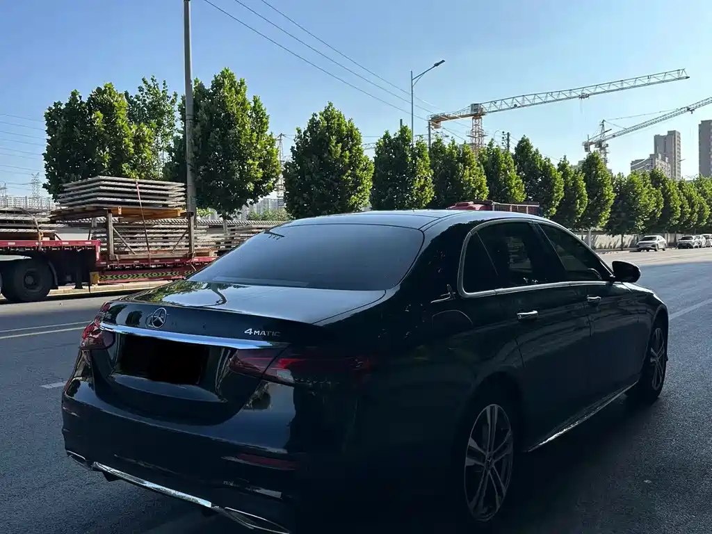 Mercedes-Benz E-Class 2022