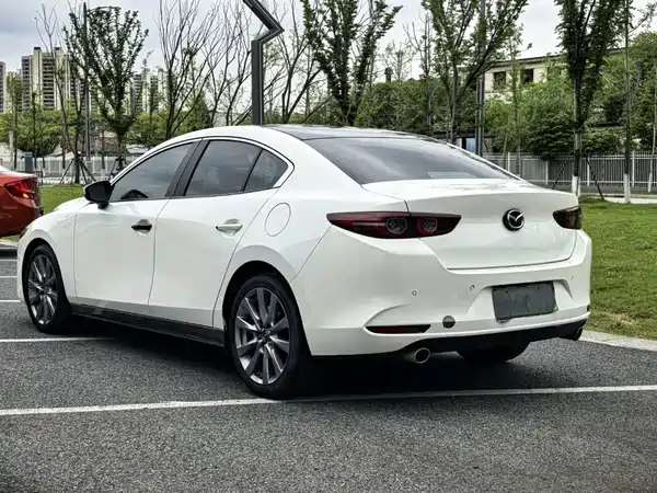 Mazda 3 Axela 2022