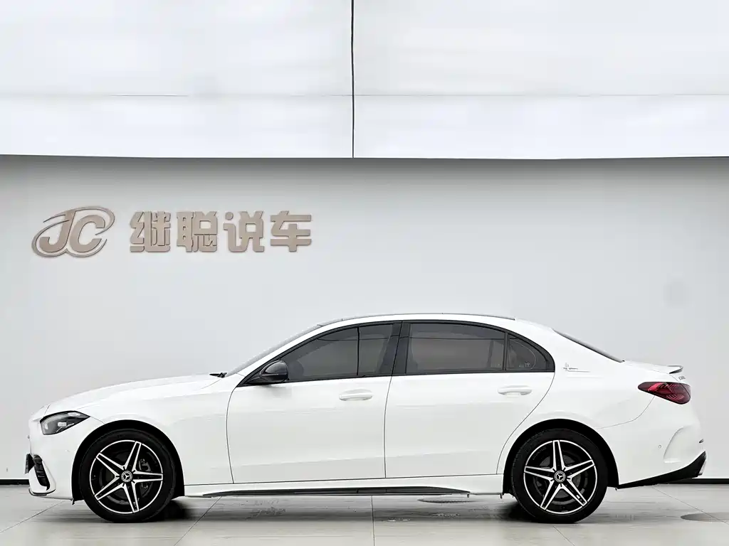Mercedes-Benz C-Class 2023 — фото 8