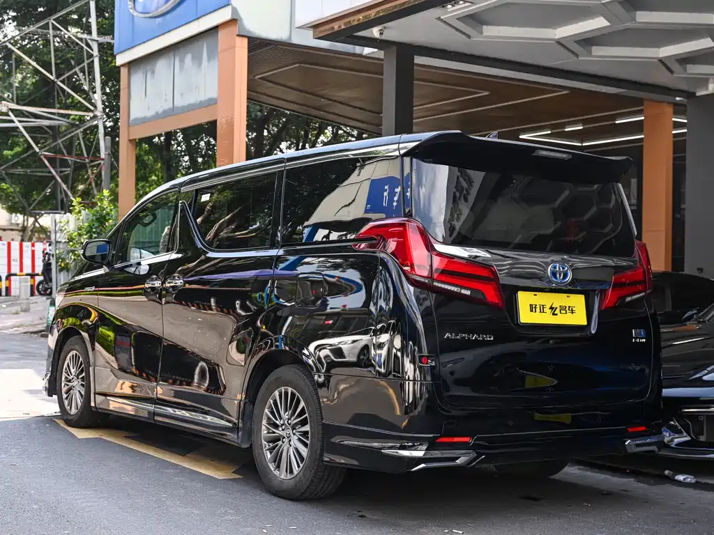 Toyota Alphard 2022 — фото 3