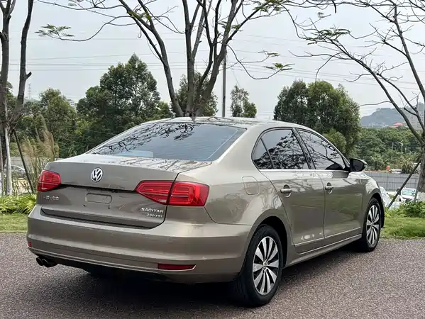 Volkswagen Sagitar 2018