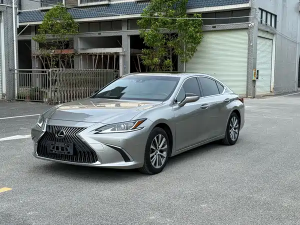 Lexus ES 2018