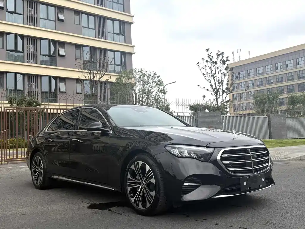Mercedes-Benz E-Class 2025