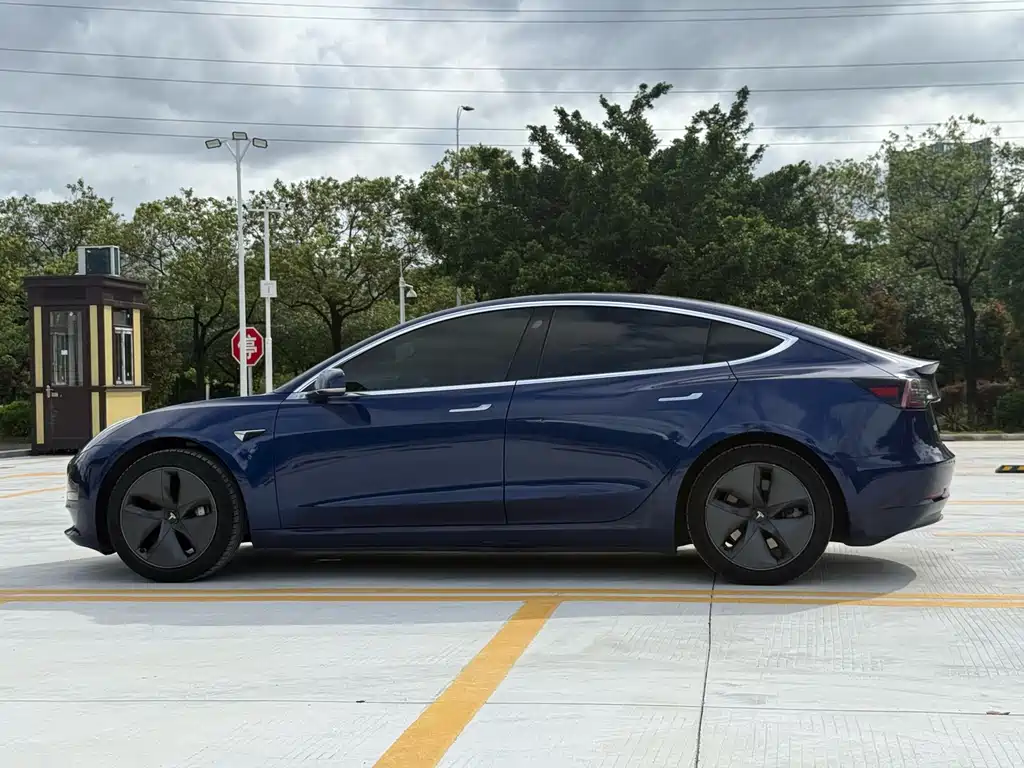 Tesla Model 3 2020 — фото 17