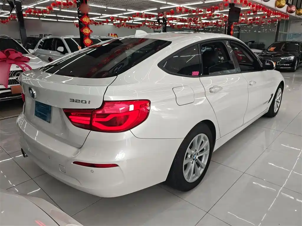 BMW 3 Series GT 2017 — фото 7