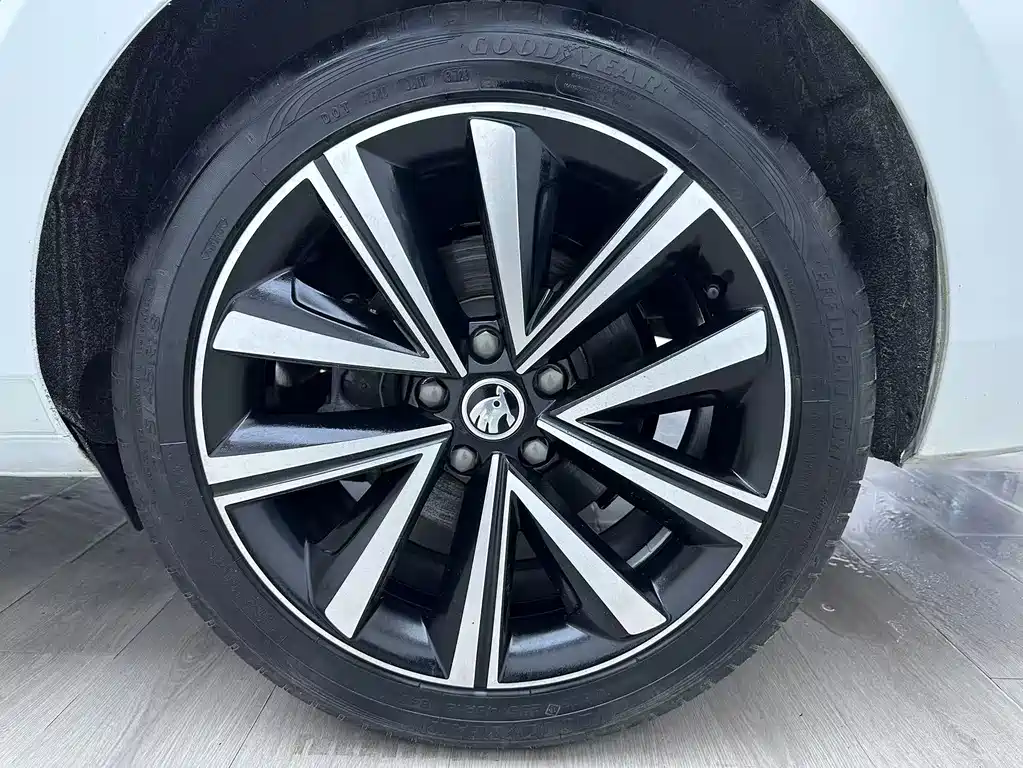 Skoda Superb 2022 — фото 19