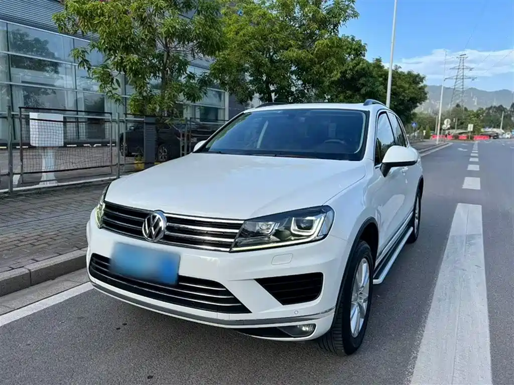 Volkswagen Touareg 2017 — фото 1